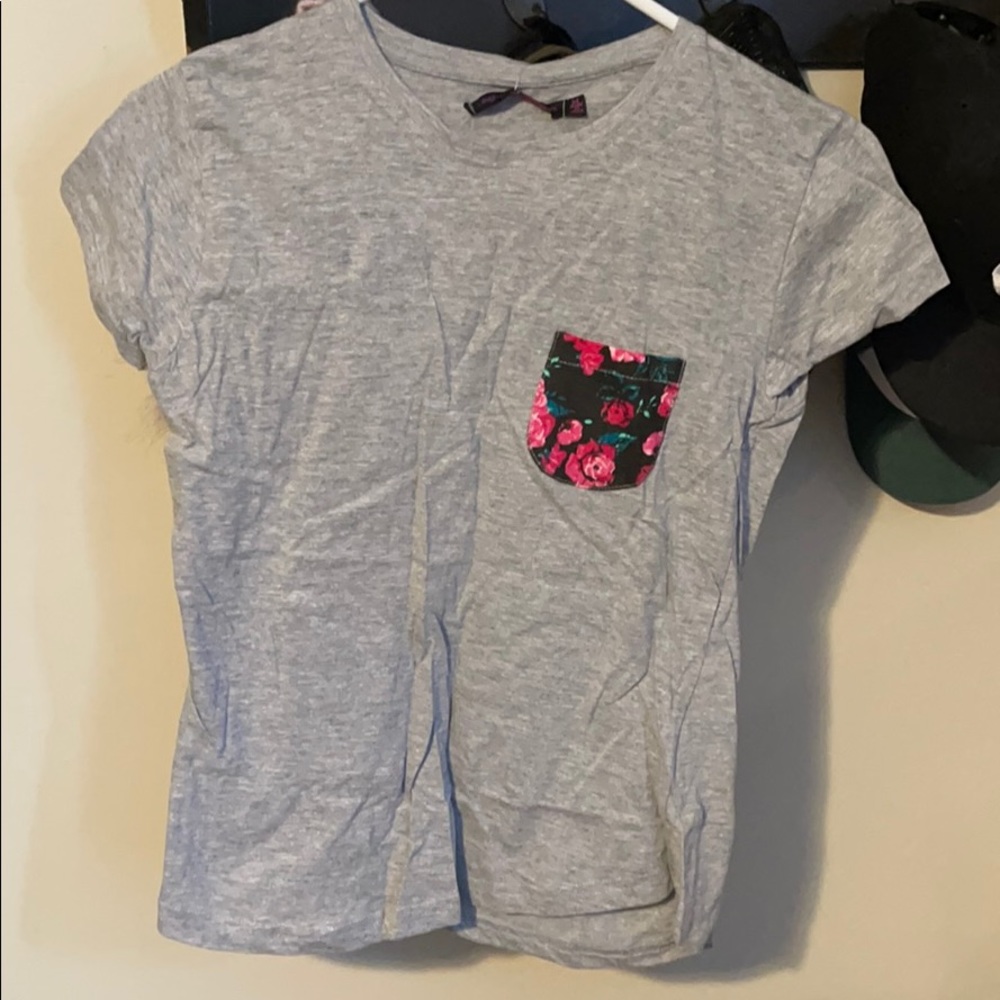 T-shirt. Either kid or small adult